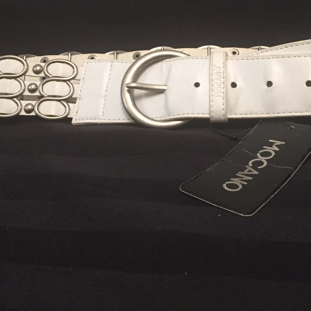 NWT- White belt with silver hardware